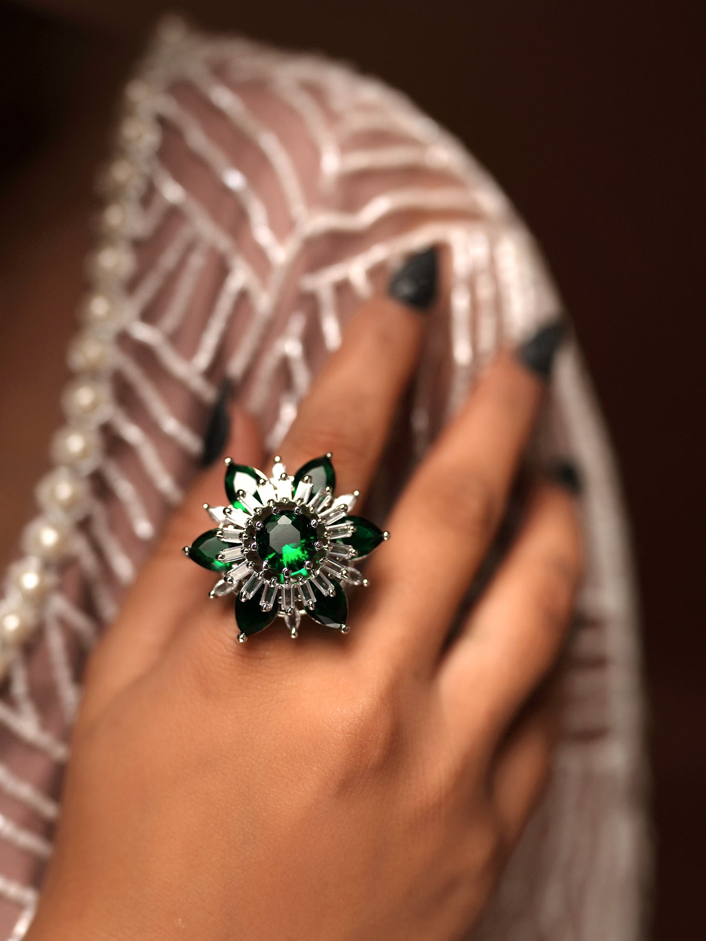 Verdant Floral Radiance Finger Ring