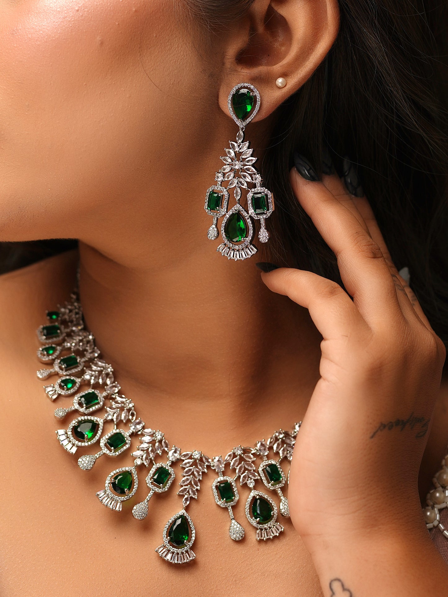 Emerald Diamond Necklace Set